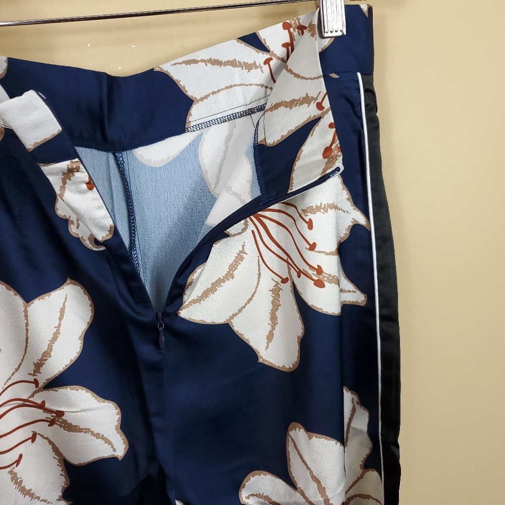 Zhu High Rise Floral Back Zip Pants - Picture 9 of 10